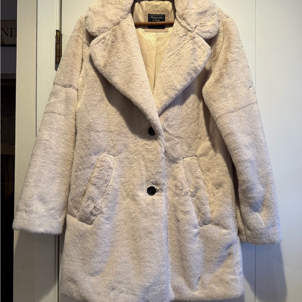 Abercrombie & Fitch Woman’s Cream Faux Fur Teddy Jacket